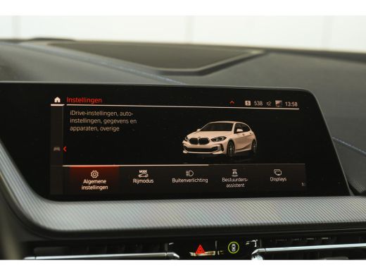 BMW 1 Serie 118i M Sport Automaat / Sportstoelen / M Sportonderstel / LED / Live Cockpit Professional /  PDC ... ActivLease financial lease