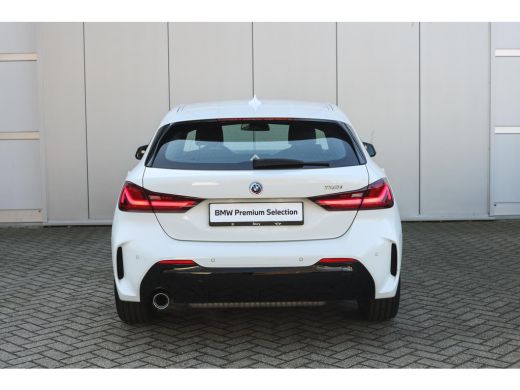 BMW 1 Serie 118i M Sport Automaat / Sportstoelen / M Sportonderstel / LED / Live Cockpit Professional /  PDC ... ActivLease financial lease