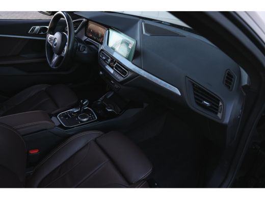 BMW 2 Serie 218i High Executive M Sport Automaat / Panoramadak / Sportstoelen / Achteruitrijcamera / M Sporto... ActivLease financial lease