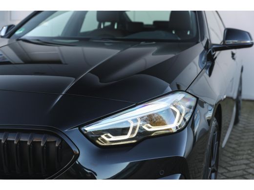 BMW 2 Serie 218i High Executive M Sport Automaat / Panoramadak / Sportstoelen / Achteruitrijcamera / M Sporto... ActivLease financial lease