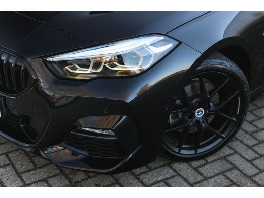 BMW 2 Serie 218i High Executive M Sport Automaat / Panoramadak / Sportstoelen / Achteruitrijcamera / M Sporto... ActivLease financial lease