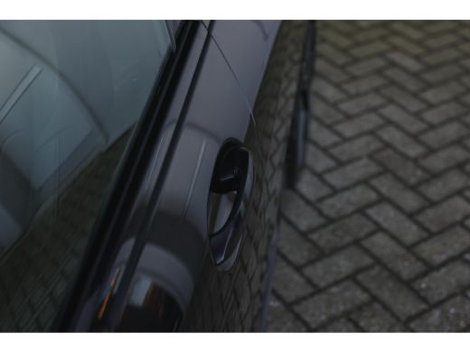 BMW 2 Serie 218i High Executive M Sport Automaat / Panoramadak / Sportstoelen / Achteruitrijcamera / M Sporto... ActivLease financial lease