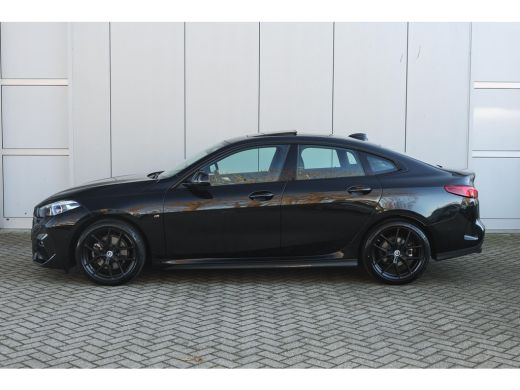 BMW 2 Serie 218i High Executive M Sport Automaat / Panoramadak / Sportstoelen / Achteruitrijcamera / M Sporto... ActivLease financial lease
