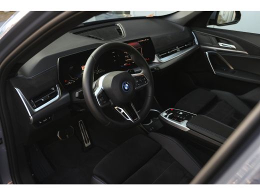 BMW X1 xDrive25e M Sport Automaat / Panoramadak / Trekhaak / Sportstoelen / M Adaptief onderstel / Comfo... ActivLease financial lease