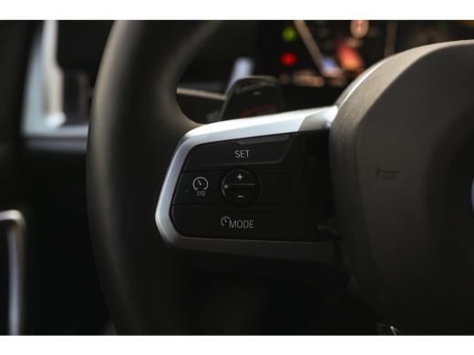 BMW X1 xDrive25e M Sport Automaat / Panoramadak / Trekhaak / Sportstoelen / M Adaptief onderstel / Comfo... ActivLease financial lease