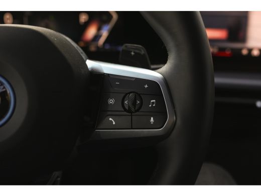 BMW X1 xDrive25e M Sport Automaat / Panoramadak / Trekhaak / Sportstoelen / M Adaptief onderstel / Comfo... ActivLease financial lease