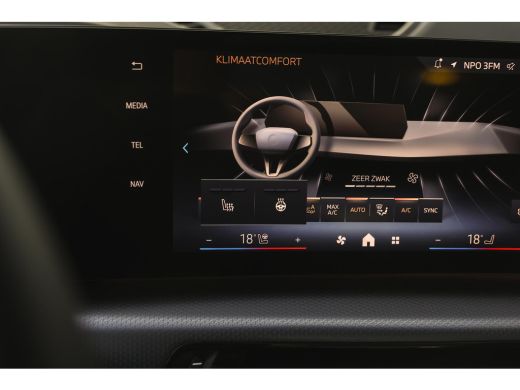 BMW X1 xDrive25e M Sport Automaat / Panoramadak / Trekhaak / Sportstoelen / M Adaptief onderstel / Comfo... ActivLease financial lease