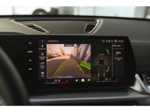 BMW X1 xDrive25e M Sport Automaat / Panoramadak / Trekhaak / Sportstoelen / M Adaptief onderstel / Comfo... ActivLease financial lease