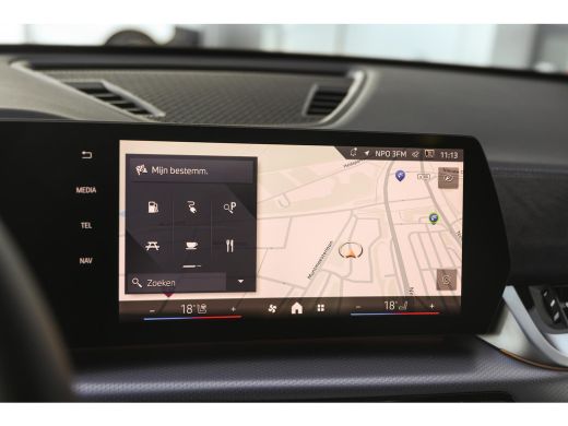 BMW X1 xDrive25e M Sport Automaat / Panoramadak / Trekhaak / Sportstoelen / M Adaptief onderstel / Comfo... ActivLease financial lease