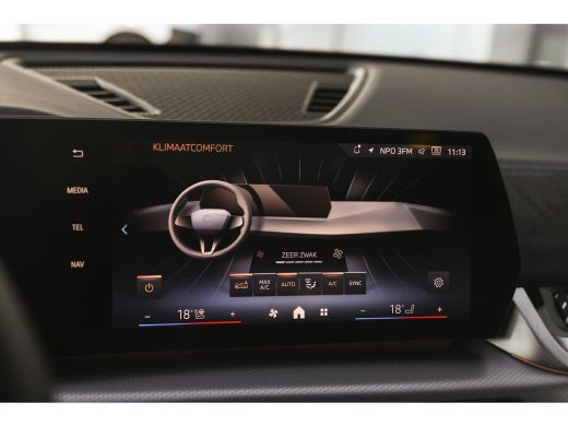 BMW X1 xDrive25e M Sport Automaat / Panoramadak / Trekhaak / Sportstoelen / M Adaptief onderstel / Comfo... ActivLease financial lease