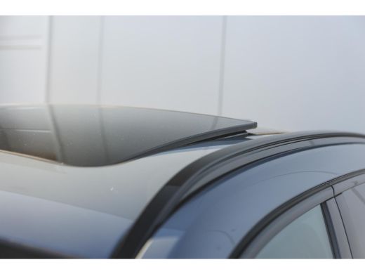 BMW X1 xDrive25e M Sport Automaat / Panoramadak / Trekhaak / Sportstoelen / M Adaptief onderstel / Comfo... ActivLease financial lease