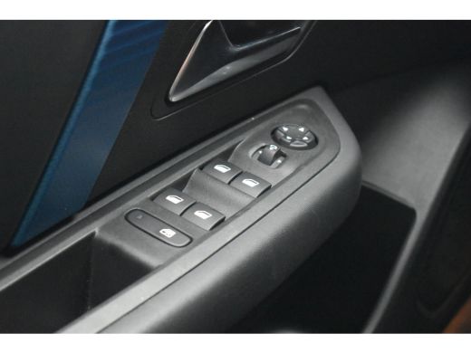 Citroën &euml;-C4 Shine 50 kWh 3 Fase | Vol-Leder | Massage | Elektr. Stoelen | Stoelverwarming | Navigatie | Full-... ActivLease financial lease