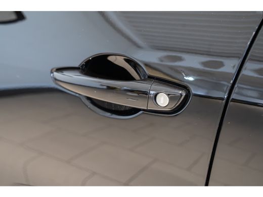 Fiat 600 1.2 Hybrid La Prima | Lederen Bekleding | Stoelverwarming | Climate Controle | Navigatie | Camera... ActivLease financial lease