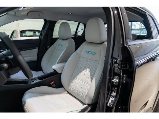 Fiat 600 1.2 Hybrid La Prima | Lederen Bekleding | Stoelverwarming | Climate Controle | Navigatie | Camera... ActivLease financial lease