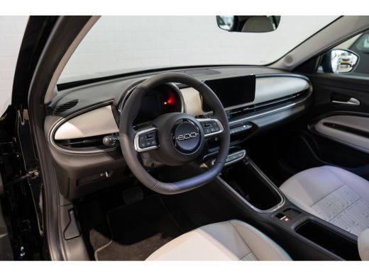 Fiat 600 1.2 Hybrid La Prima | Lederen Bekleding | Stoelverwarming | Climate Controle | Navigatie | Camera... ActivLease financial lease