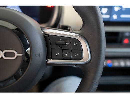 Fiat 600 1.2 Hybrid La Prima | Lederen Bekleding | Stoelverwarming | Climate Controle | Navigatie | Camera... ActivLease financial lease