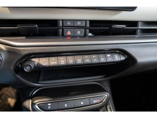 Fiat 600 1.2 Hybrid La Prima | Lederen Bekleding | Stoelverwarming | Climate Controle | Navigatie | Camera... ActivLease financial lease