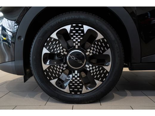 Fiat 600 1.2 Hybrid La Prima | Lederen Bekleding | Stoelverwarming | Climate Controle | Navigatie | Camera... ActivLease financial lease