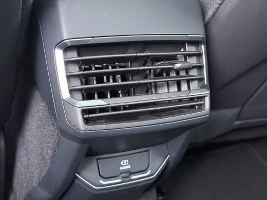 Lynk & Co 01 1.5 VAN &euro; 23.900,- VOOR &euro; 19.877,- UW LENTEVOORDEEL &euro; 4.023 ,-! | PHEV PLUG-IN HYBRIDE | COMPLETE... ActivLease financial lease