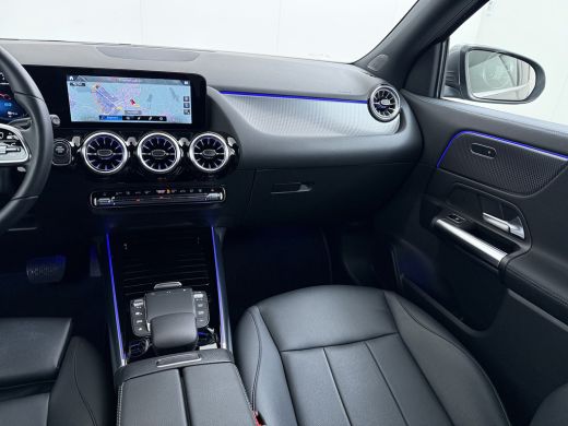 Mercedes-Benz GLA 250e Luxury // Trekhaak // Carplay // Camera // Sfeerverlichting // Widescreen Dashbord ActivLease financial lease