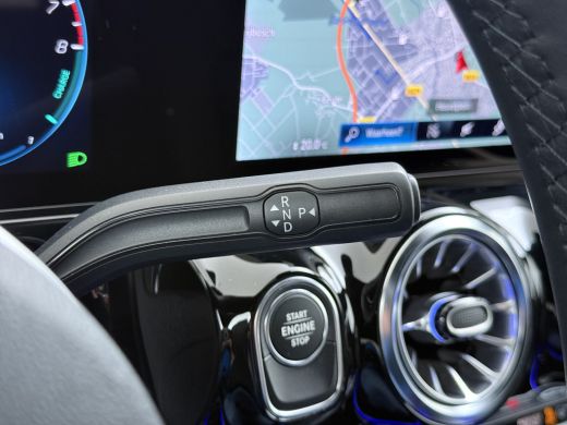 Mercedes-Benz GLA 250e Luxury // Trekhaak // Carplay // Camera // Sfeerverlichting // Widescreen Dashbord ActivLease financial lease