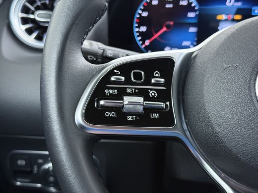 Mercedes-Benz GLA 250e Luxury // Trekhaak // Carplay // Camera // Sfeerverlichting // Widescreen Dashbord ActivLease financial lease