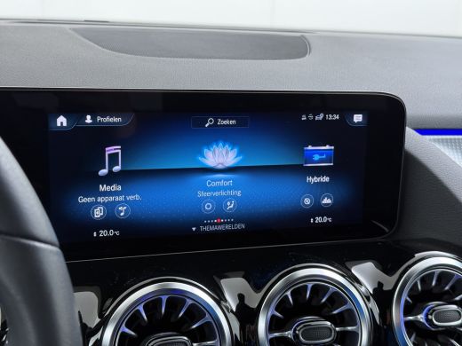 Mercedes-Benz GLA 250e Luxury // Trekhaak // Carplay // Camera // Sfeerverlichting // Widescreen Dashbord ActivLease financial lease