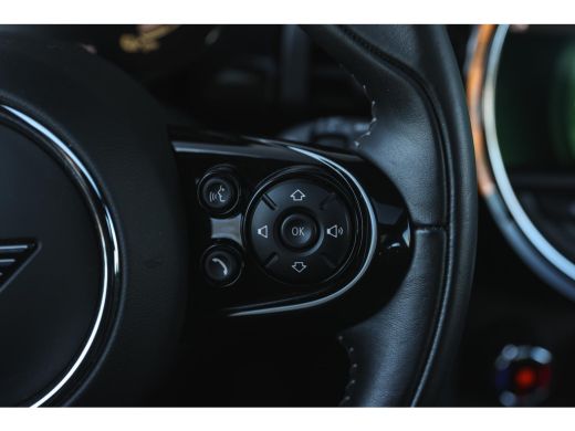 Mini Electric Yours / Panoramadak / Sportstoelen / Achteruitrijcamera / Comfort Access / Adaptieve LED / Head-U... ActivLease financial lease