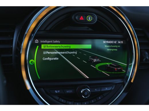 Mini Electric Yours / Panoramadak / Sportstoelen / Achteruitrijcamera / Comfort Access / Adaptieve LED / Head-U... ActivLease financial lease