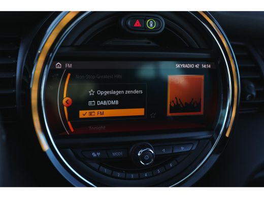 Mini Electric Yours / Panoramadak / Sportstoelen / Achteruitrijcamera / Comfort Access / Adaptieve LED / Head-U... ActivLease financial lease