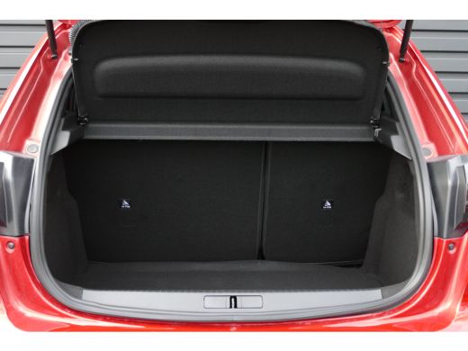 Peugeot 208 HYBRID 100PK 5-DRS GT AUTOMAAT / NAVI / CLIMA / PDC / 17"LMV / CAMERA / KEYLESS / FULL-LED / BLUE... ActivLease financial lease