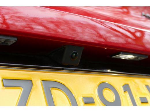 Peugeot 208 HYBRID 100PK 5-DRS GT AUTOMAAT / NAVI / CLIMA / PDC / 17"LMV / CAMERA / KEYLESS / FULL-LED / BLUE... ActivLease financial lease