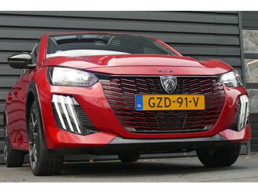 Peugeot 208 HYBRID 100PK 5-DRS GT AUTOMAAT / NAVI / CLIMA / PDC / 17"LMV / CAMERA / KEYLESS / FULL-LED / BLUE... ActivLease financial lease