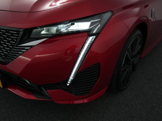 Peugeot 308 1.6 Plug-in Hybrid 180 GT Panoramadak / 360 camera | Achterbank in 3 delen neerklapbaar met skilu... ActivLease financial lease