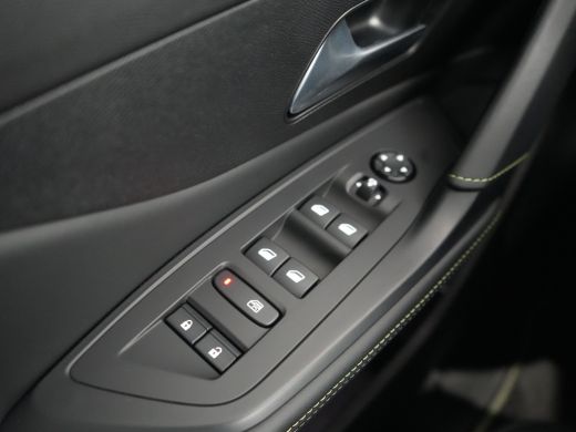 Peugeot 308 1.6 Plug-in Hybrid 180 GT Panoramadak / 360 camera | Achterbank in 3 delen neerklapbaar met skilu... ActivLease financial lease
