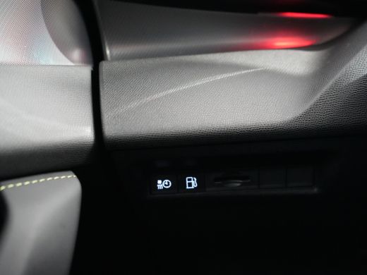 Peugeot 308 1.6 Plug-in Hybrid 180 GT Panoramadak / 360 camera | Achterbank in 3 delen neerklapbaar met skilu... ActivLease financial lease