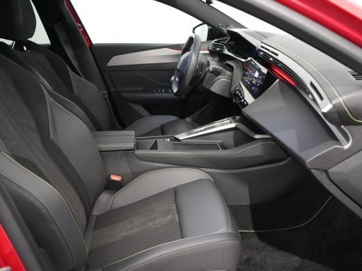 Peugeot 308 1.6 Plug-in Hybrid 180 GT Panoramadak / 360 camera | Achterbank in 3 delen neerklapbaar met skilu... ActivLease financial lease