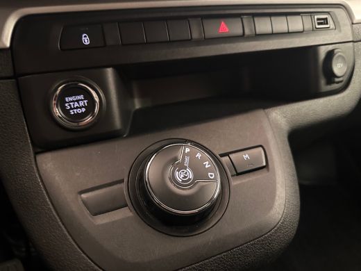 Peugeot Expert 2.0 BlueHDI 180 S&S DC | Achterdeuren met ruiten | Alarm klasse 1(startblokkering) | Armsteun voor ActivLease financial lease