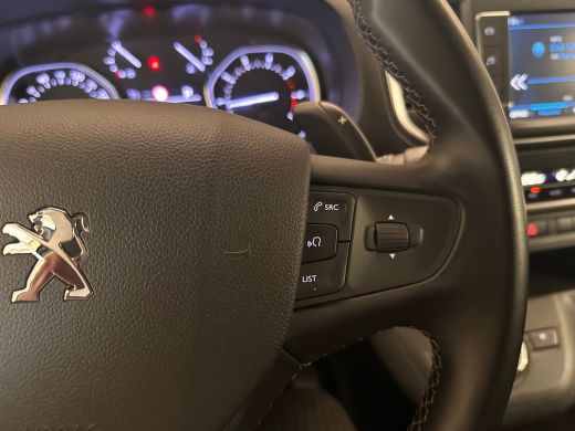 Peugeot Expert 2.0 BlueHDI 180 S&S DC | Achterdeuren met ruiten | Alarm klasse 1(startblokkering) | Armsteun voor ActivLease financial lease