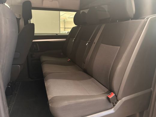 Peugeot Expert 2.0 BlueHDI 180 S&S DC | Achterdeuren met ruiten | Alarm klasse 1(startblokkering) | Armsteun voor ActivLease financial lease