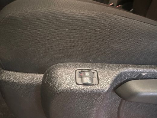 Peugeot Expert 2.0 BlueHDI 180 S&S DC | Achterdeuren met ruiten | Alarm klasse 1(startblokkering) | Armsteun voor ActivLease financial lease