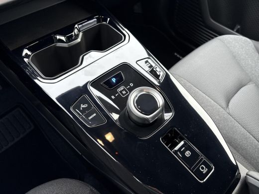 Suzuki e Vitara Select 61 kWh **ARTIC WHITE/ ELEKTRISCH/ DIRECT LEVERBAAR** ActivLease financial lease