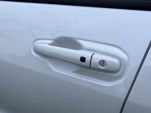 Suzuki e Vitara Select 61 kWh **ARTIC WHITE/ ELEKTRISCH/ DIRECT LEVERBAAR** ActivLease financial lease