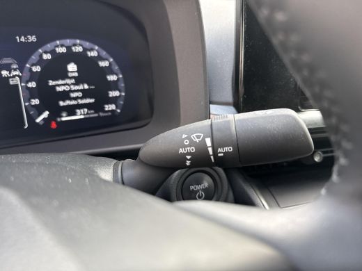 Toyota C-HR 1.8 Hybrid 140 Dynamic | Navigatie | Apple CarPlay/Android auto | Achteruitrijcamera | Stuur en s... ActivLease financial lease