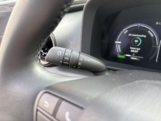 Toyota C-HR 1.8 Hybrid 140 Dynamic | Navigatie | Apple CarPlay/Android auto | Achteruitrijcamera | Stuur en s... ActivLease financial lease