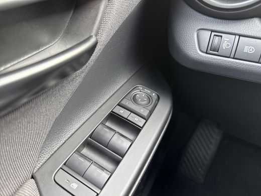 Toyota C-HR 1.8 Hybrid 140 Dynamic | Navigatie | Apple CarPlay/Android auto | Achteruitrijcamera | Stuur en s... ActivLease financial lease