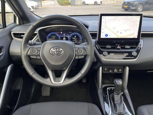 Toyota Corolla Cross Hybrid 200 Style | Navigatie | Apple CarPlay/Android auto | Panoramadak | Trekhaak | Achteruitrij... ActivLease financial lease