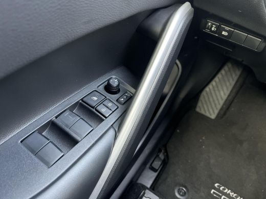 Toyota Corolla Cross Hybrid 200 Style | Navigatie | Apple CarPlay/Android auto | Panoramadak | Trekhaak | Achteruitrij... ActivLease financial lease