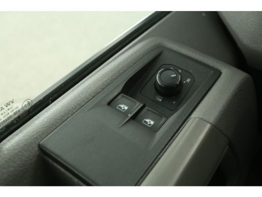 Volkswagen Crafter 2.0 TDI L3H3 | Laadklep | Airco | Camera | Cruise | Carplay | Parkeersensoren ActivLease financial lease