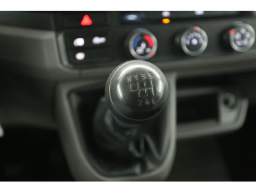 Volkswagen Crafter 2.0 TDI L3H3 | Laadklep | Airco | Camera | Cruise | Carplay | Parkeersensoren ActivLease financial lease